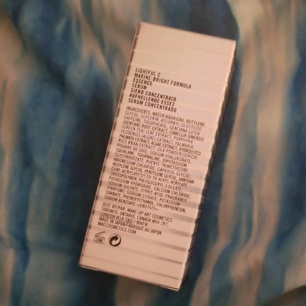 MAC // lightful c marine-bright essence / serum